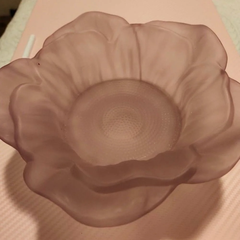 Bath and Body Works 3 Wick‎ Candle Holder Frosted Pink Flower Petals Glass Bloom